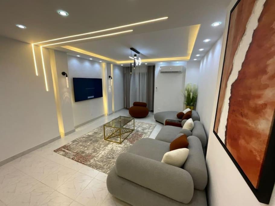 Apartment Luxurious 2-bedroom In Primera Compound With Scenic Pool Views *